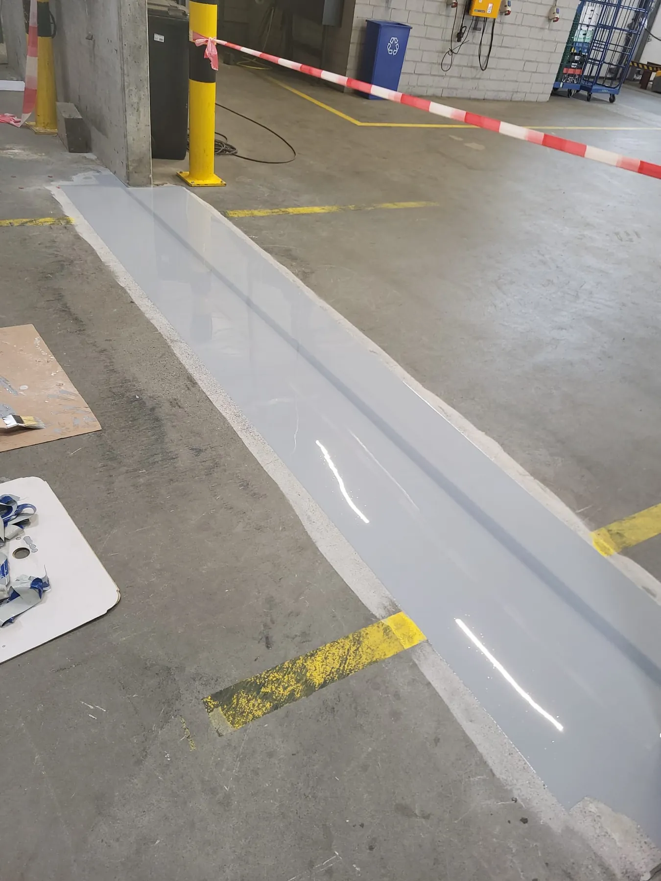 Fertig beschichtete Industriefläche nach der Übergabe